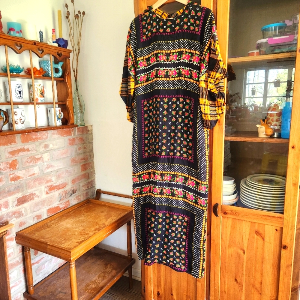 Vintage Cottage Core Kaftan Maxi Dress